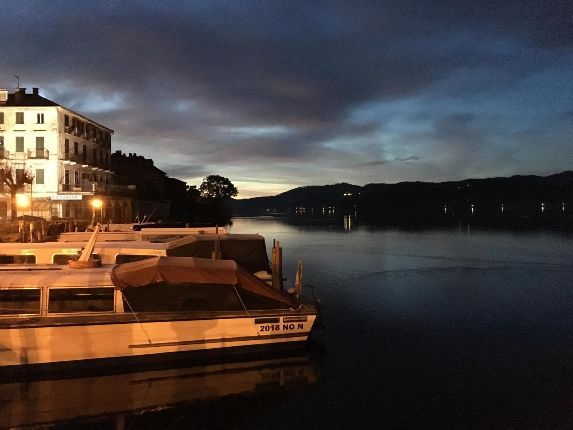 -Ortaflats- Appartamenti Imbarcadero & Palazzotto Орта-Сан-Джулио Экстерьер фото
