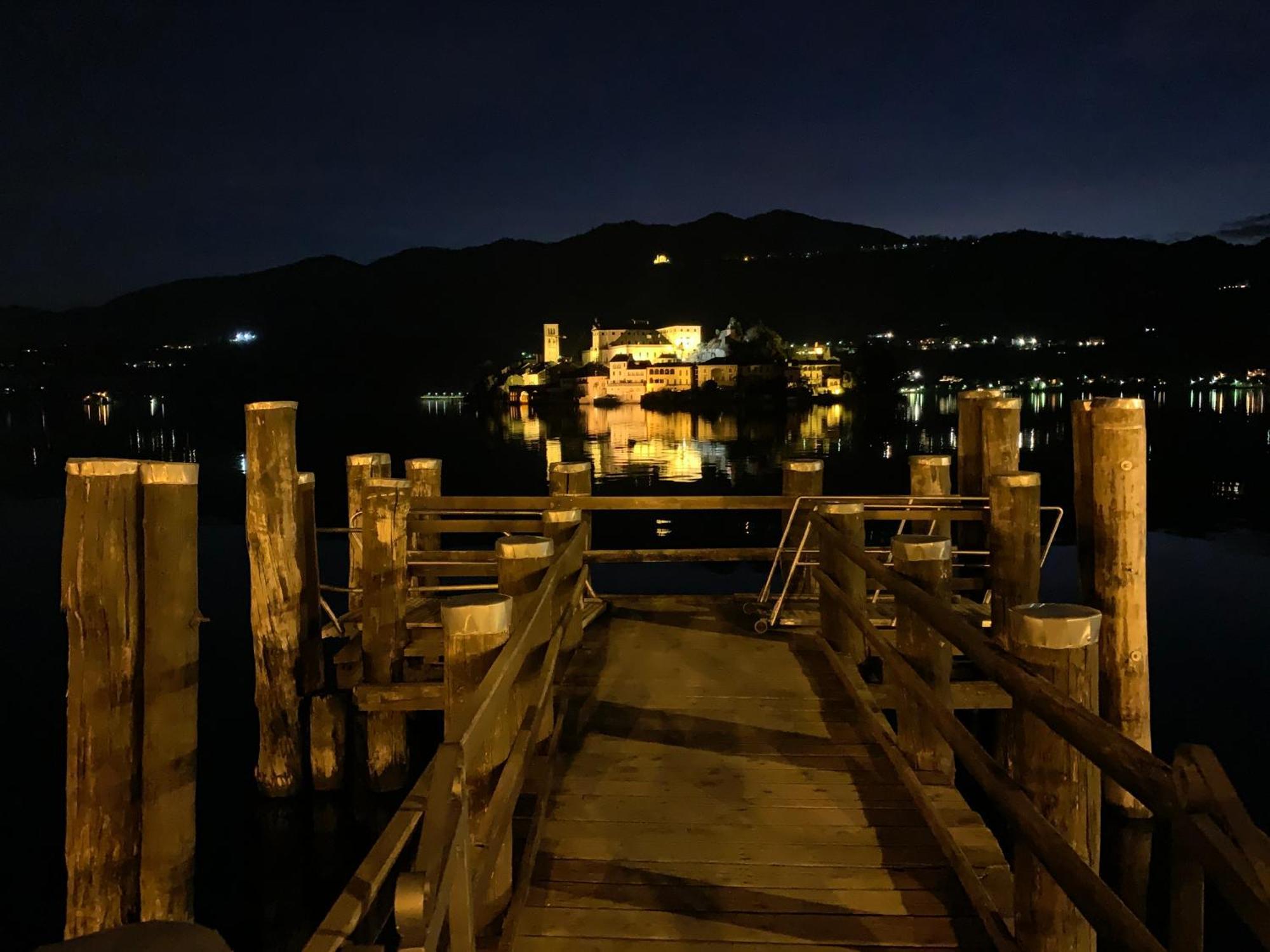 -Ortaflats- Appartamenti Imbarcadero & Palazzotto Орта-Сан-Джулио Экстерьер фото